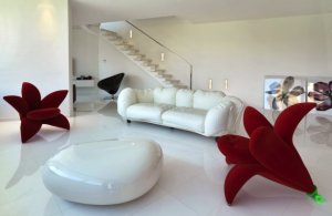 Къщичката на Dani...o_0.....^_^ Luxury_italian_contemporary_architecture_property_modern_home_interior_design_living_room_furniture_seating_chairs_red_white